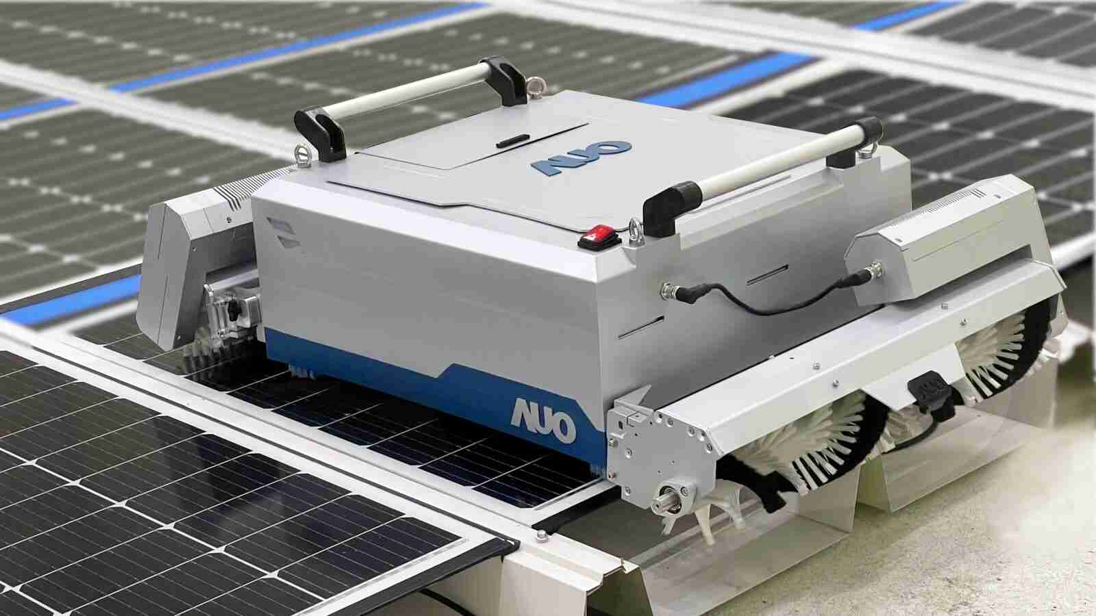 龙门国际致力EPC场域技术升级，，导入清洁机器人搭配传感器与AI数据分析，，，大幅减少维运成本