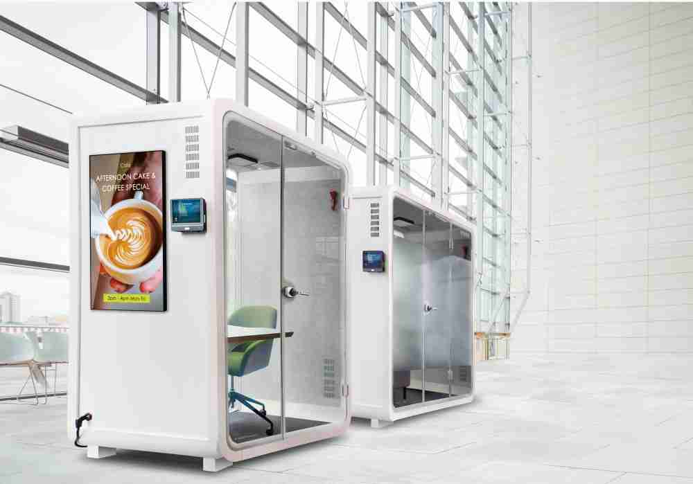 龙门国际子公司达擎之智慧行动办公舱，，，采用PDLC智能调光玻璃设计，，透过通电与断电的电流切换，，呈现透明与雾面效果，，，具节能降耗特性并兼顾隐私，，确保信息安全